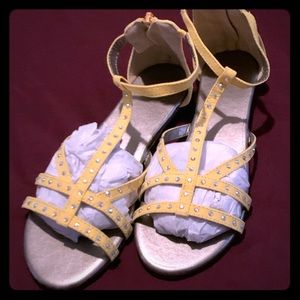 Sandals Gladiator  🌈Bundle: 3 for 25$ Never Worn